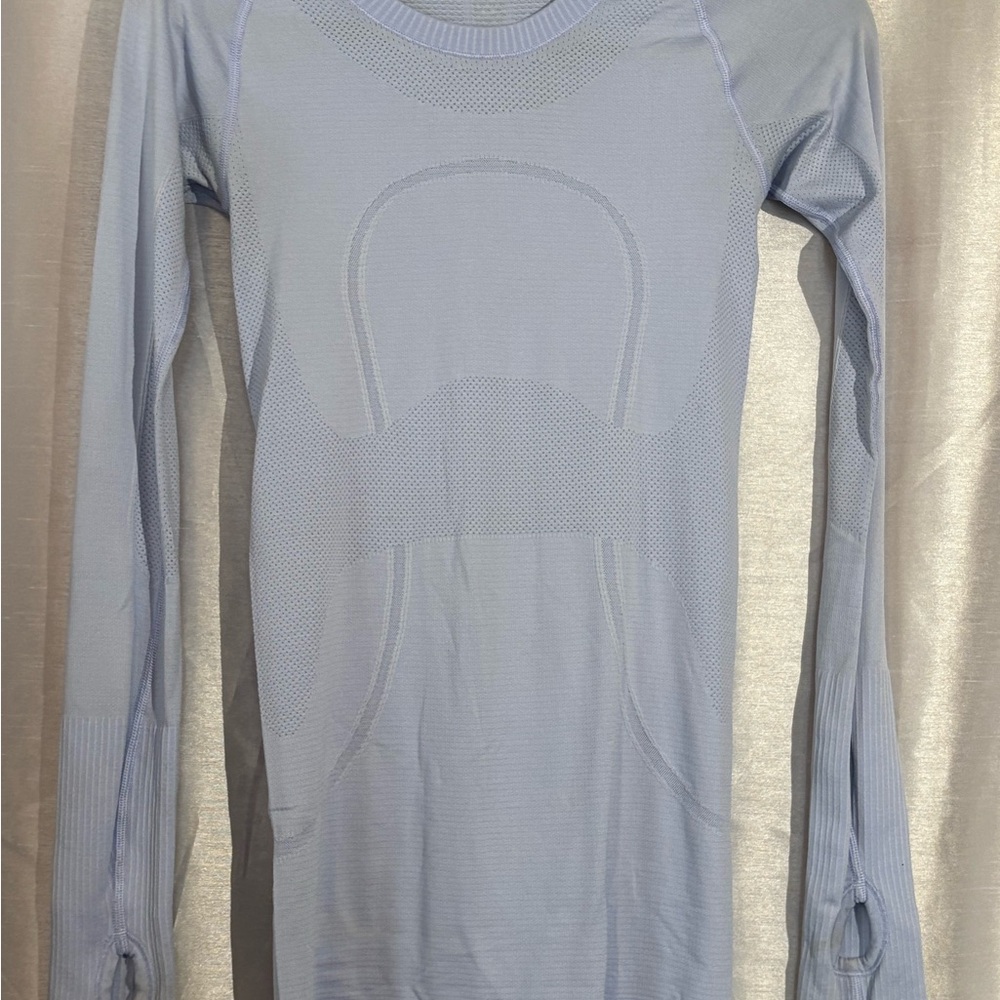 Lululemon Light Blue Long Sleeve Athletic Top size Small